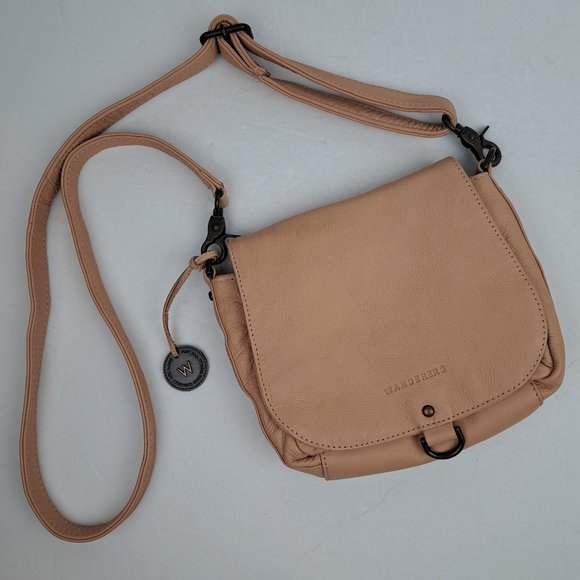 Wanderers Travel Co. THE SALZBURG CROSSBODY Leather Bag in Blush - Picture 1 of 16
